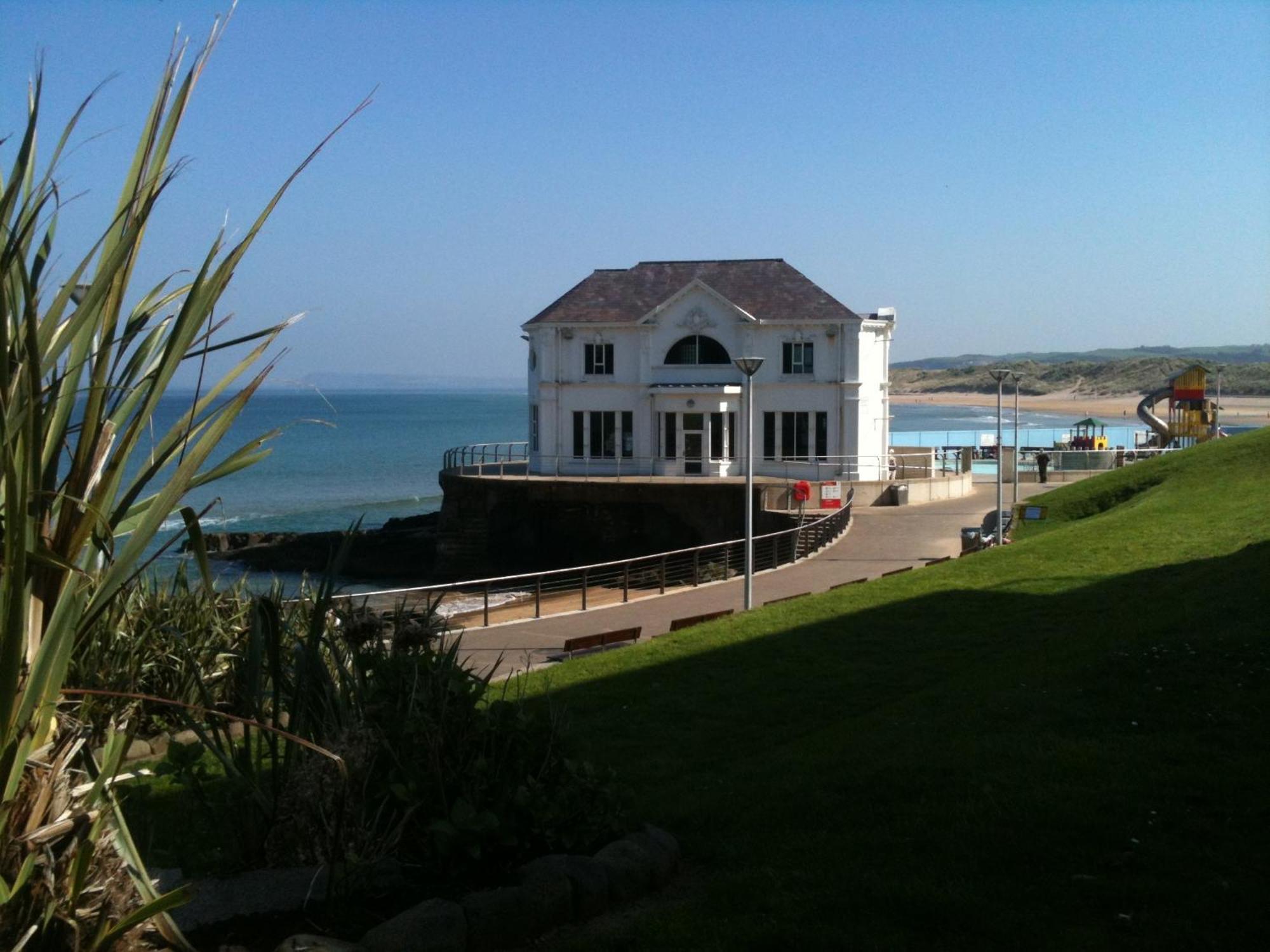 Albany Lodge Portrush Exterior photo