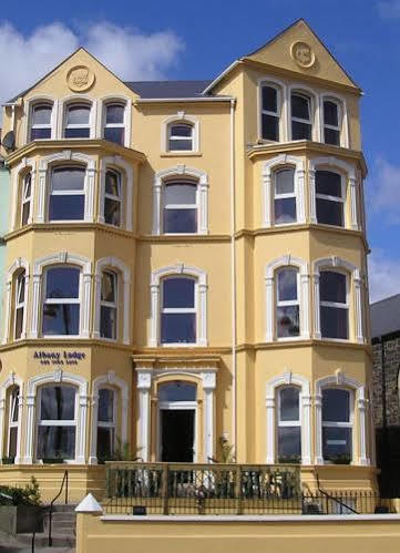 Albany Lodge Portrush Exterior photo